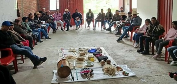 Imagen de participantes de Diplomado para maestros Nasayuwe