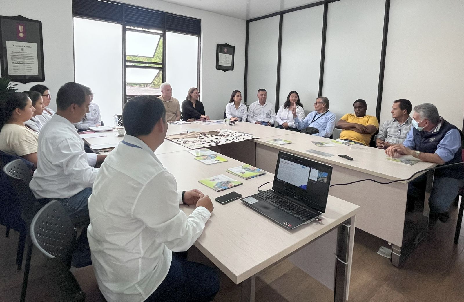 Imagen de reunión de Plan de Ordenamiento Universidad del Cauca