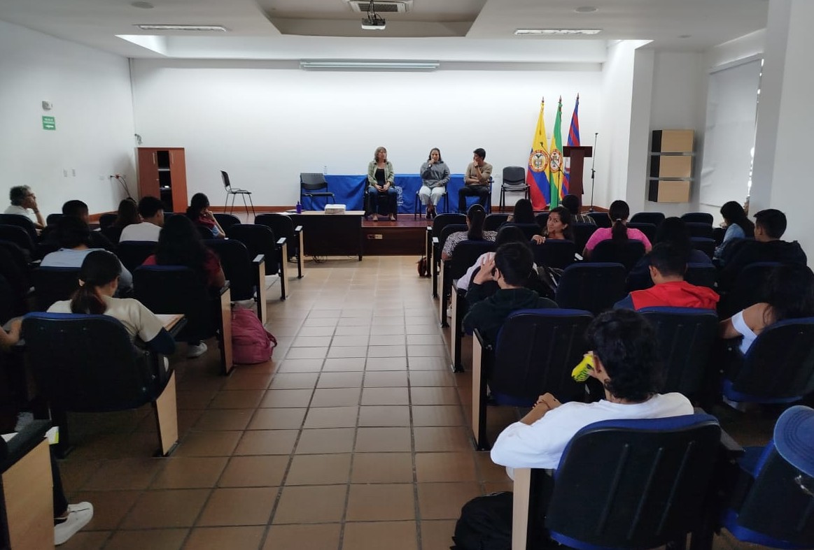 Imagen de la presentación del documental “La Trocha. La Casa de la Paz. Nuestras voces y experiencias de reincorporación”