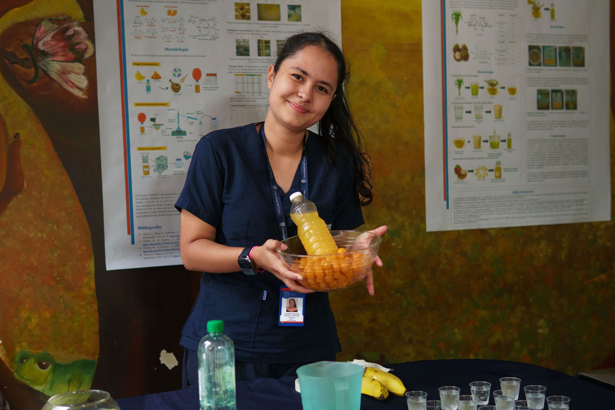Imagen de estudiantes de Química presentan sus emprendimientos